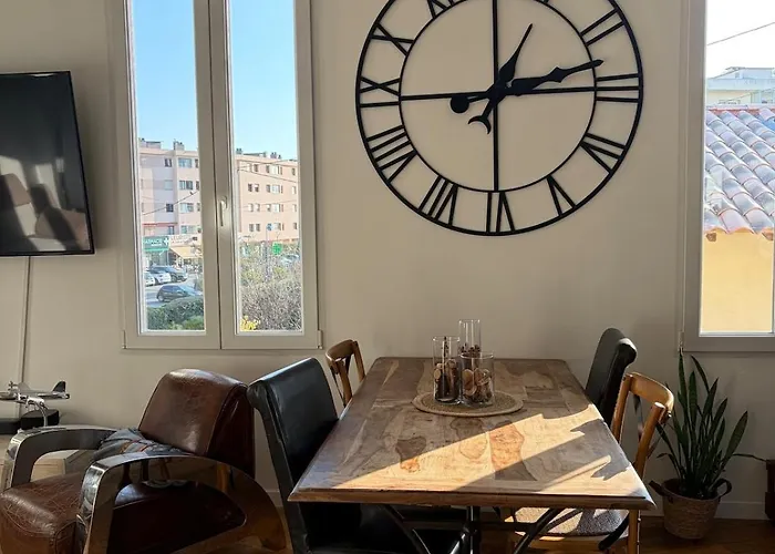 Duplex Climatise Avec Parking Et Borne Electrique Apartmán *