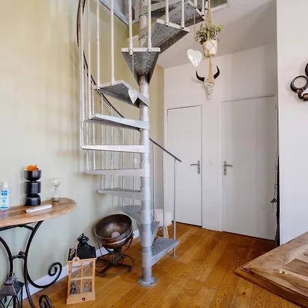 Duplex Climatise Avec Parking Mandelieu