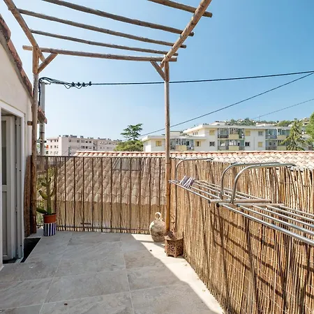 Duplex Climatise Avec Parking Lägenhet