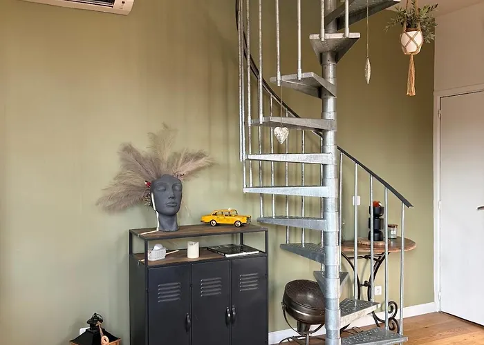 Apartman Duplex Climatise Avec Parking Et Borne Electrique Mandelieu